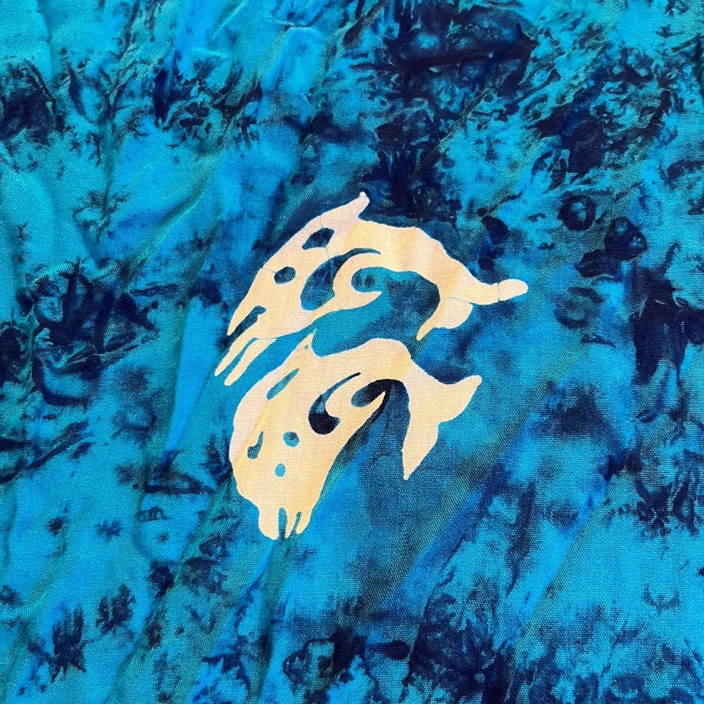 Pineapple Moon Turtles & Dolphins Sarong - Picture 6 of 6